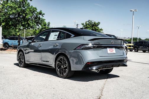 Atlantic Gray Metallic/Super Black 2026 Nissan Sentra SR