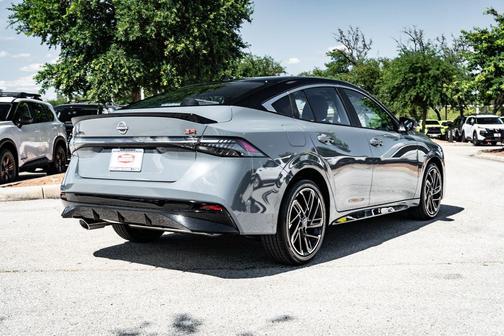 Atlantic Gray Metallic/Super Black 2026 Nissan Sentra SR