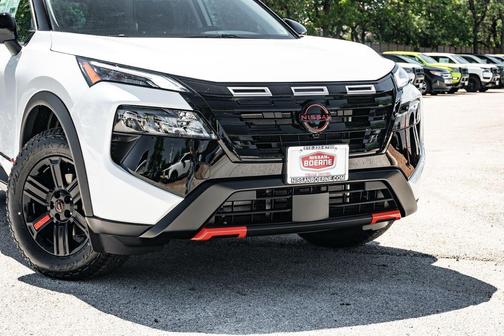 Everest White Pearl Tricoat 2026 Nissan Rogue Rock Creek
