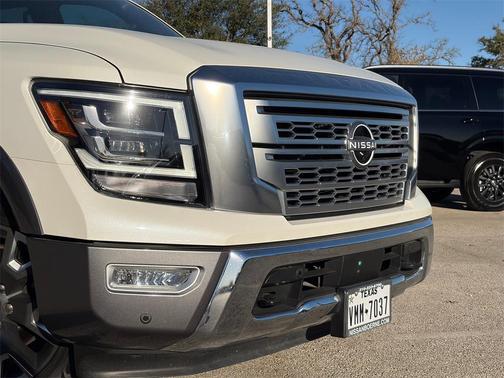 2024 Nissan Titan Platinum Reserve