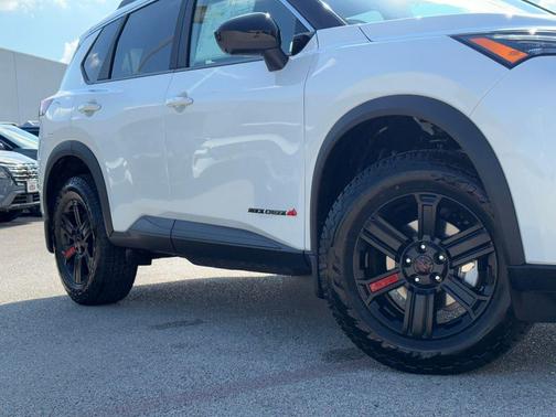 Everest White Pearl Tricoat 2026 Nissan Rogue Rock Creek