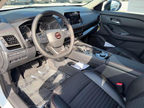 Everest White Pearl Tricoat 2026 Nissan Rogue Rock Creek