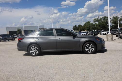 2025 Nissan Altima S FWD