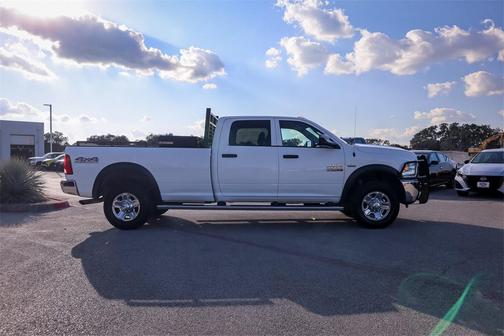2018 RAM 2500 Tradesman Crew Cab 4x4 8' Box