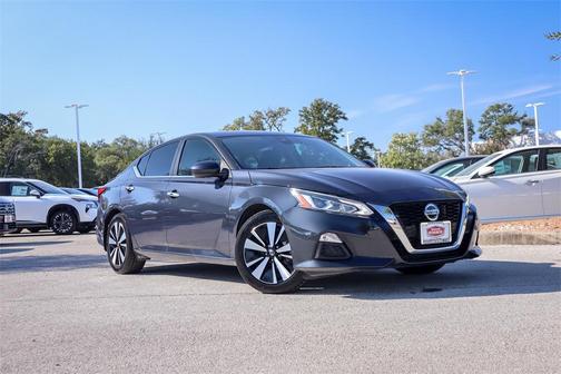 2022 Nissan Altima 2.5 SV