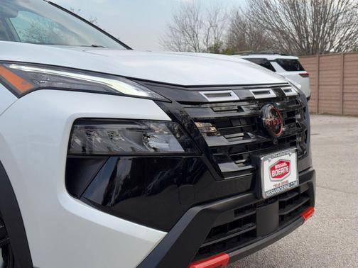 Everest White Pearl Tricoat 2026 Nissan Rogue Rock Creek