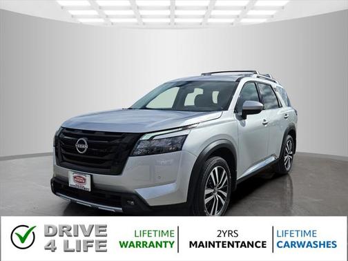 2025 Nissan Pathfinder Platinum FWD