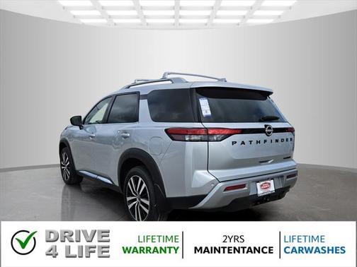 2025 Nissan Pathfinder Platinum FWD