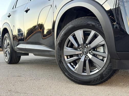 2025 Nissan Pathfinder S FWD