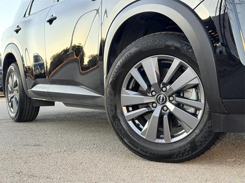 2025 Nissan Pathfinder S FWD