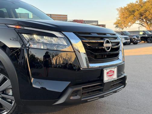 2025 Nissan Pathfinder S FWD