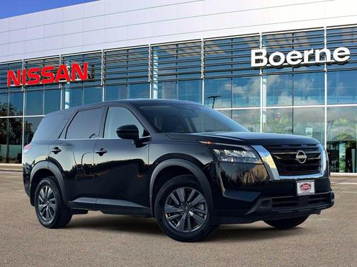 2025 Nissan Pathfinder S FWD