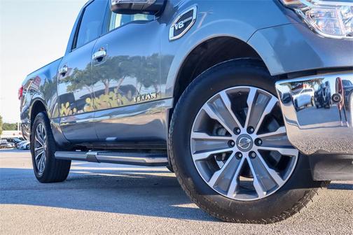2017 Nissan Titan SL