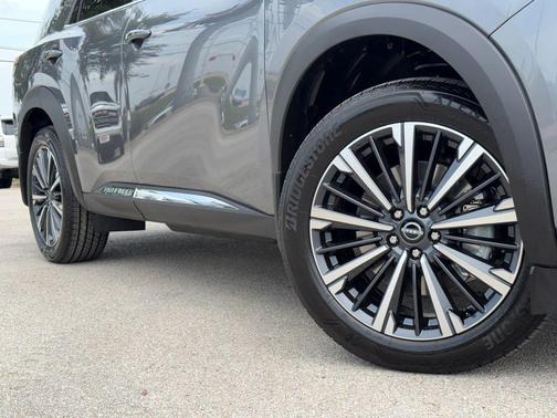 Gun Metallic 2026 Nissan Pathfinder Platinum