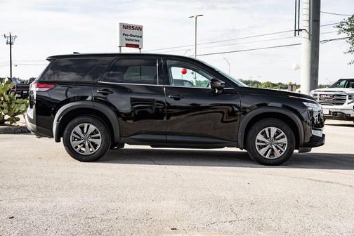 Super Black 2025 Nissan Pathfinder S FWD