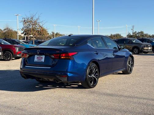 2023 Nissan Altima SR FWD