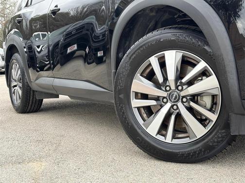 2022 Nissan Pathfinder SL 2WD