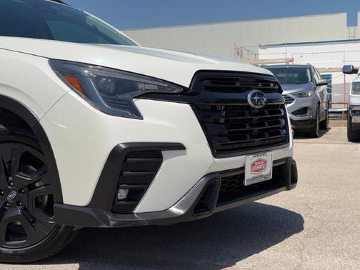 Crystal White Pearl 2023 Subaru Ascent Onyx Edition 7-Passenger