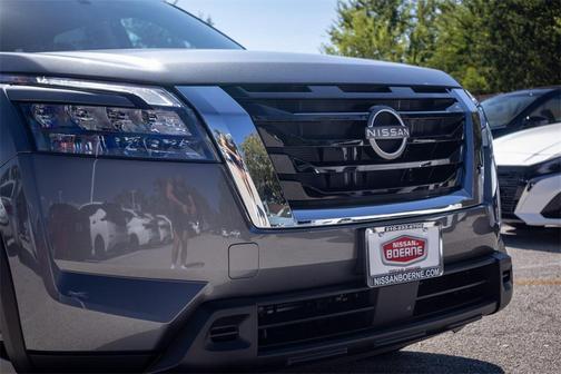 2025 Nissan Pathfinder S FWD