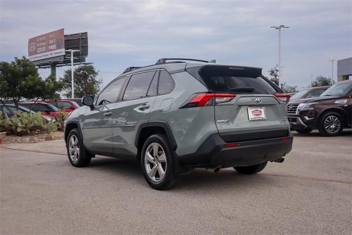2021 Toyota RAV4 Hybrid XLE Premium