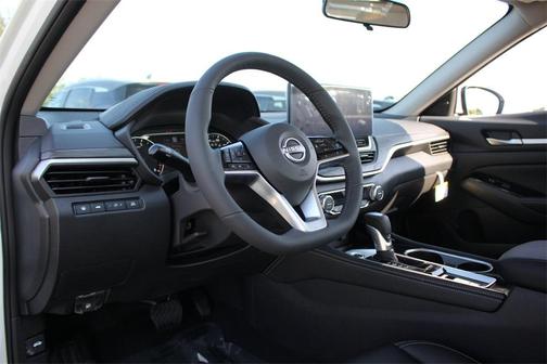 2025 Nissan Altima 2.5 SL