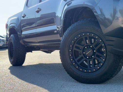 2022 Toyota Tacoma SR