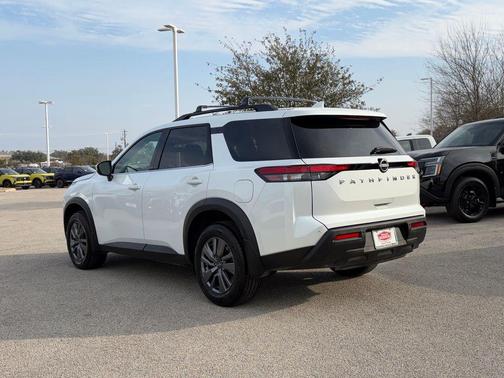 2025 Nissan Pathfinder SV FWD
