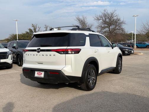 2025 Nissan Pathfinder SV FWD