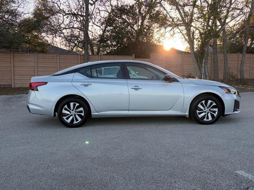 2025 Nissan Altima S FWD