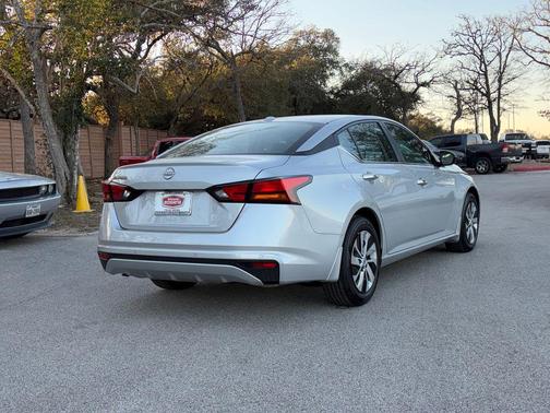 2025 Nissan Altima S FWD