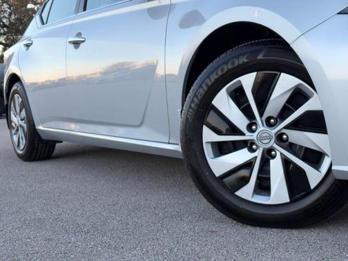 2025 Nissan Altima S FWD