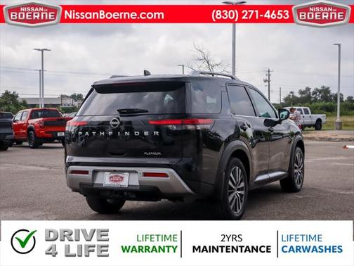 2022 Nissan Pathfinder Platinum 2WD