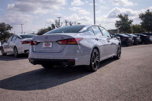 2025 Nissan Altima SR FWD