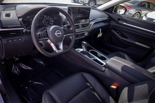 2025 Nissan Altima SR FWD