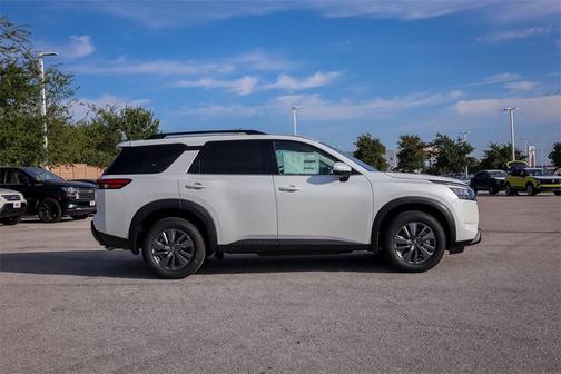 2025 Nissan Pathfinder SV FWD
