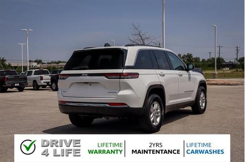 2024 Jeep Grand Cherokee Laredo