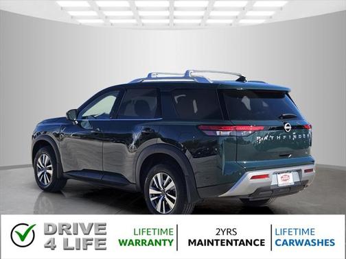 2025 Nissan Pathfinder SL FWD