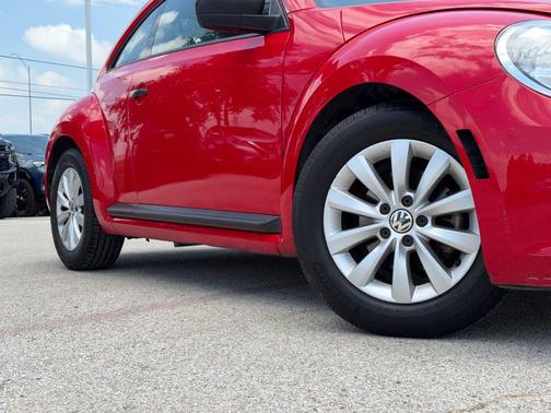 Tornado Red 2015 Volkswagen Beetle 1.8T