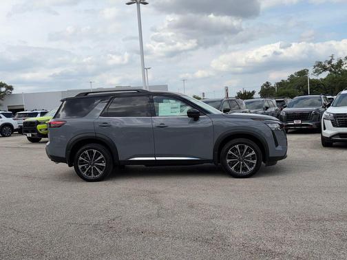 Gun Metallic 2026 Nissan Pathfinder Platinum