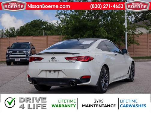 2022 INFINITI Q60 LUXE