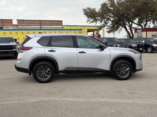 Brilliant Silver Metallic 2025 Nissan Rogue S
