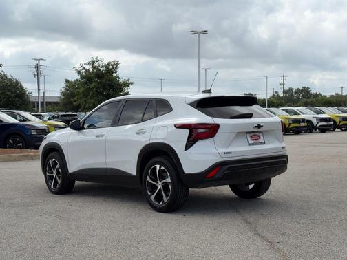 Summit White 2025 Chevrolet Trax FWD 1RS