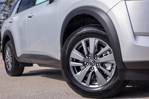 2025 Nissan Pathfinder S FWD