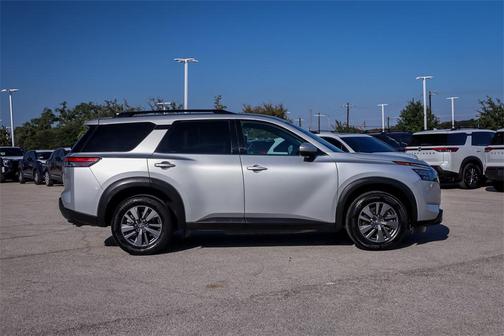 2024 Nissan Pathfinder SV 4WD