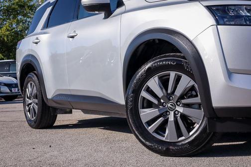 2024 Nissan Pathfinder SV 4WD