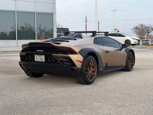 2024 Lamborghini Huracan Sterrato Base