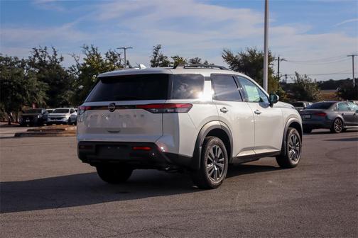2025 Nissan Pathfinder SV FWD