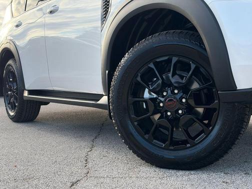 Aspen White Tricoat 2026 Nissan Armada PRO-4X