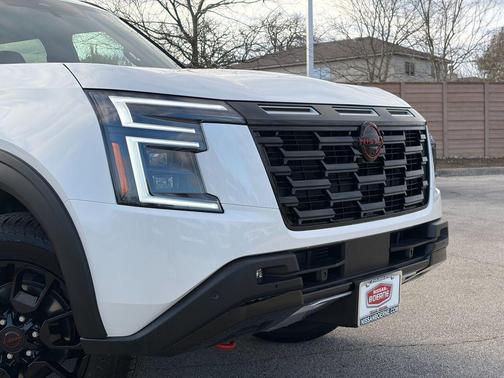 Aspen White Tricoat 2026 Nissan Armada PRO-4X