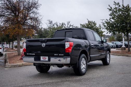 2018 Nissan Titan SV